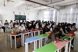 D:\yfzou\学校类文件\质量管理办公室\师德师风\新闻材料\忆百年征程，数百个第一  威尼斯官网19、20级学生同上“开学第一课”\11.jpg