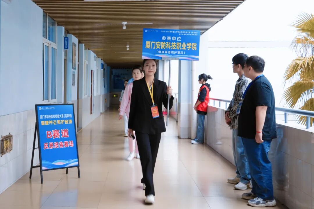 c05ad958b0417c9232effea353970fcd.jpg c05ad958b0417c9232effea353970fcd.jpg