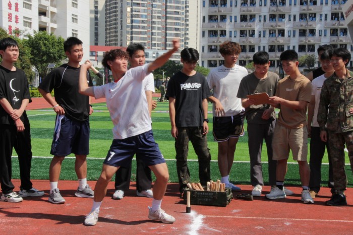 手榴弹定点投掷1.jpg 手榴弹定点投掷1.jpg