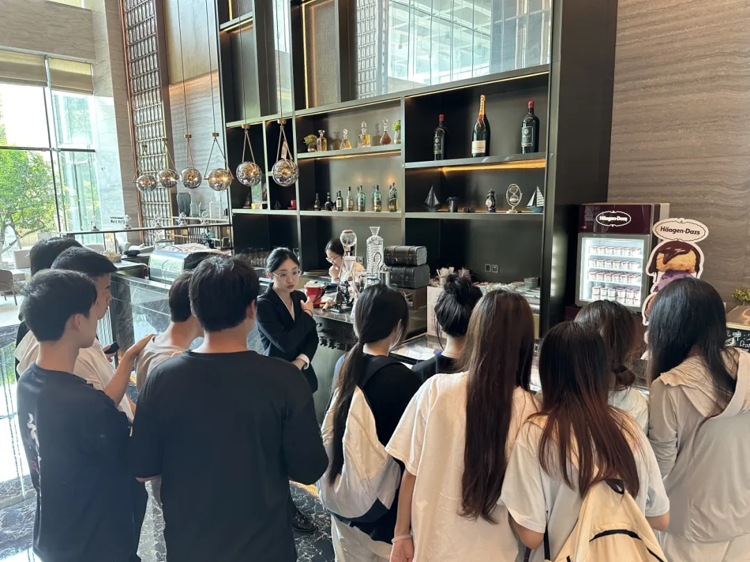 厦门海景洲际酒店和帝元维多利亚大酒店交流学习 (6).png 厦门海景洲际酒店和帝元维多利亚大酒店交流学习 (6).png