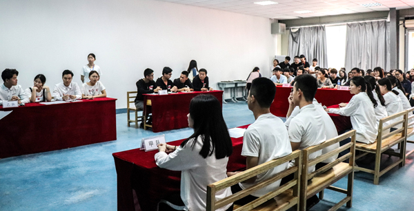 比赛现场 小.jpg 比赛现场 小.jpg